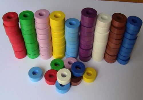 Holzringe in Montessori-Farben - Set mit 10 Serien zu je 9 Stück